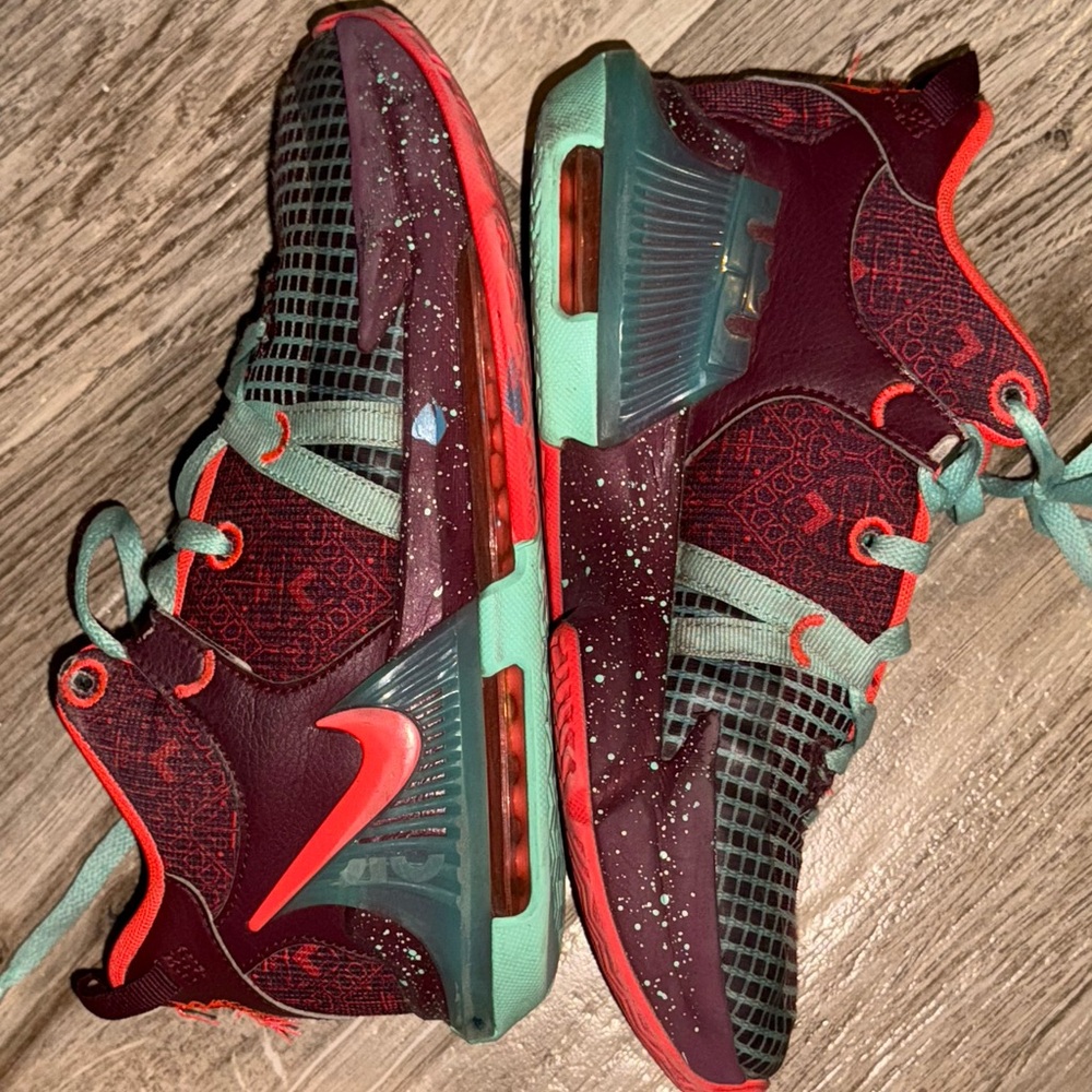 Nike LeBron Witness 7 SE ‘Team Red Jade’ for Big Kids